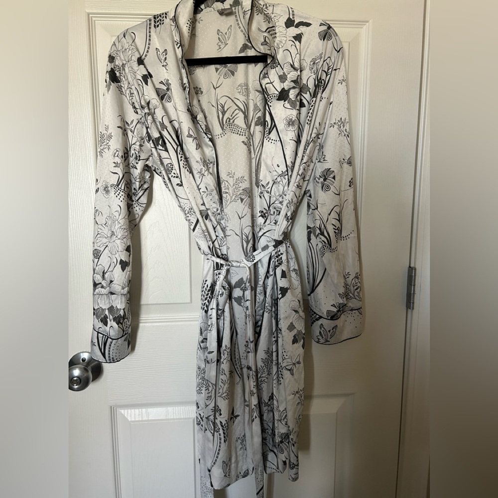 Women’s bathrobe